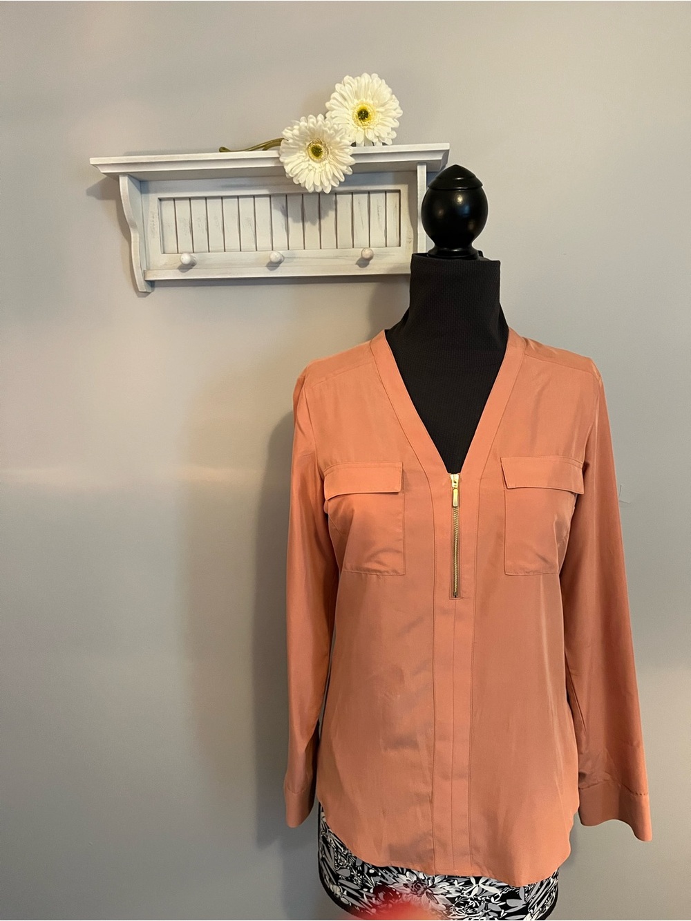 Express Peach Chelsea Portofino Zip-Front V-Neck Blouse EUC